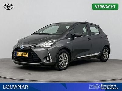 Occasion Toyota Yaris Executive 99 PK (72 kW) 2018 Grijs metallic Hatchback