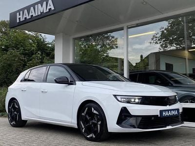 Wit Occasion 2023 Opel Astra GSe Hatchback | € 30.945 (Eerlijke prijs)