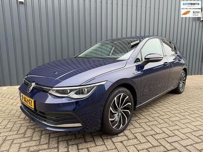 Blauw Occasion 2020 VW Golf VIII Style Hatchback | € 21.950 (Goede deal)