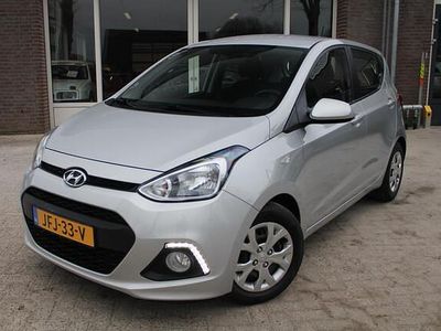 Grijs Gebruikt 2015 Hyundai i10 Hatchback | € 7.350 (Eerlijke prijs)