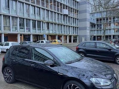 Zwart Gebruikt 2017 VW Golf VII Comfortline Stationwagen | € 7.500 (Goede deal)