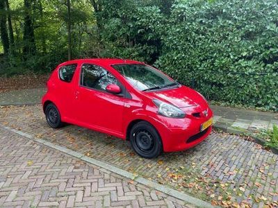 Rood Gebruikt 2007 Toyota Aygo Hatchback | € 1.750