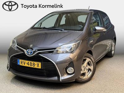 Grijs Occasion 2017 Toyota Yaris Hybrid Trend Hatchback | € 16.750 (Eerlijke prijs)