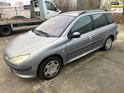 Grijs Gebruikt 2003 Peugeot 206 Stationwagen | € 750 (Goede deal)