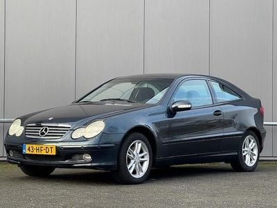 Zwart Gebruikt 2001 Mercedes C180 Coupé | € 2.998 (Eerlijke prijs)