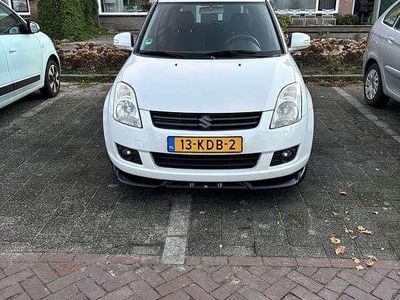 Wit Gebruikt 2009 Suzuki Swift Limited Hatchback | € 2.250 (Iets duurder)