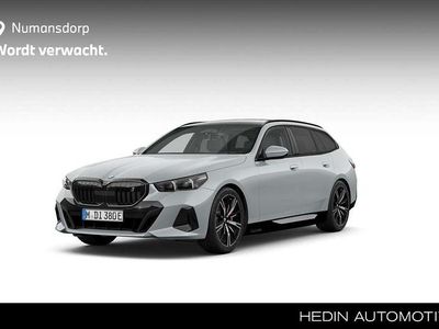 Grijs Nieuw 2025 BMW i5 M Sport Stationwagen | € 91.074 (Iets duurder)