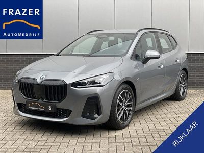 Grijs Occasion 2023 BMW 220 M Sport Stationwagen | € 34.990 (Eerlijke prijs)