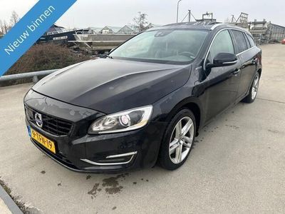 Zwart Gebruikt 2013 Volvo V60 Summum Stationwagen | € 6.499 (Eerlijke prijs)