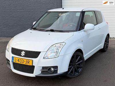 Wit (metallic) Gebruikt 2009 Suzuki Swift Sport Hatchback | € 5.600 (Eerlijke prijs)
