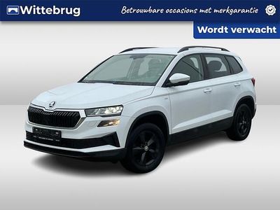 Wit (metallic) Occasion 2022 Skoda Karoq Ambition SUV | € 29.950 (Eerlijke prijs)