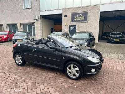 Zwart Gebruikt 2004 Peugeot 206 CC Cabriolet | € 1.999 (Eerlijke prijs)
