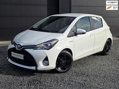 Wit Occasion 2017 Toyota Yaris Hybrid Edition-S Hatchback | € 12.940 (Super prijs)
