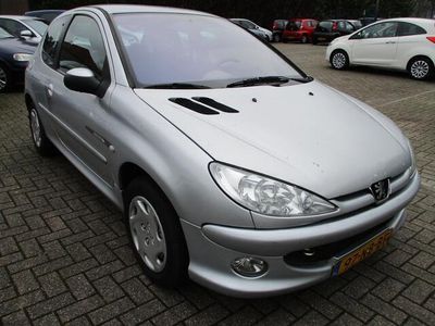 tweedehands Peugeot 206 1.6-16V Quiksilver AIRCO! APK 12-2024!