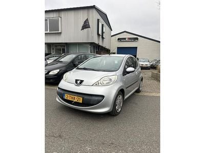 Grijs Gebruikt 2006 Peugeot 107 Hatchback | € 1.295 (Goede deal)
