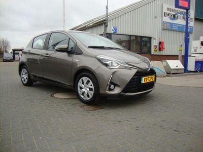 tweedehands Toyota Yaris 1.5 Hybrid Design