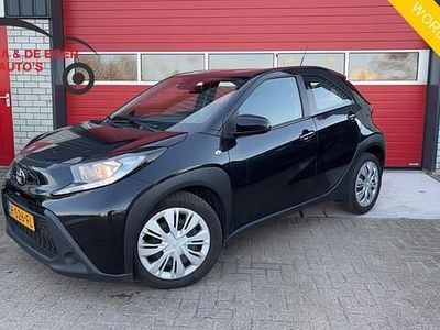 Zwart Occasion 2022 Toyota Aygo X Play SUV | € 13.444 (Goede deal)