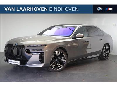 Grijs Occasion 2023 BMW 750e Executive Sedan | € 96.950 (Iets duurder)