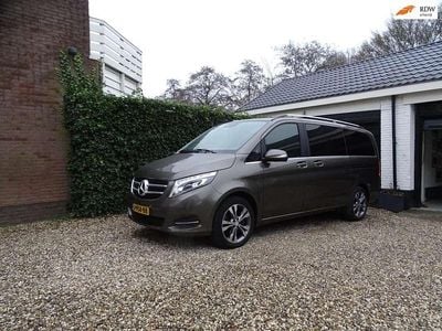 Grijs (metallic) Gebruikt 2014 Mercedes V250 Avantgarde MPV | € 29.950