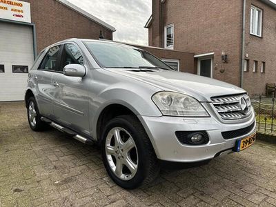 tweedehands Mercedes 350 M-KLASSE*LICHTE TIK IN DE MOTOR*