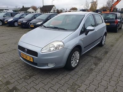 Grijs Gebruikt 2006 Fiat Grande Punto Hatchback | € 1.749 (Eerlijke prijs)