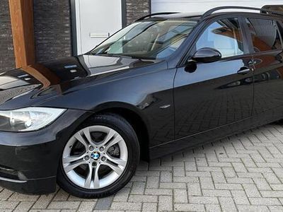 tweedehands BMW 320 3-SERIE Touring i AUTOMAAT/STOELVW/CRUISE/PDC/NL-AUTO