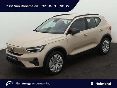 Zilver, metallic lak Gebruikt 2025 Volvo EX40 Core SUV | € 45.350 (Eerlijke prijs)