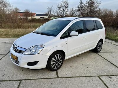 Wit Gebruikt 2011 Opel Zafira MPV | € 1.999