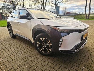 Wit Occasion 2023 Toyota bZ4X Premium SUV | € 34.340 (Eerlijke prijs)