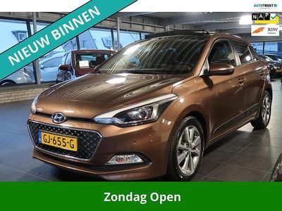 Bruin (metallic) Occasion 2017 Hyundai i20 Premium Hatchback | € 10.945 (Eerlijke prijs)