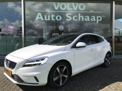 tweedehands Volvo V40 1.5 T3 Polar+ Sport Automaat | Rijklaar incl 12 mnd Bovag | Panoramadak Harman/Kardon R-design