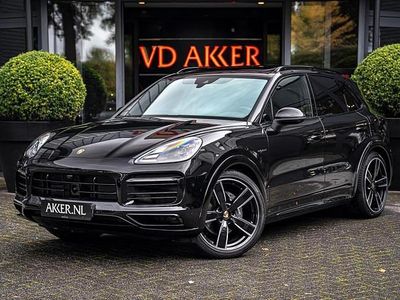 Zwart Occasion 2023 Porsche Cayenne Platinum Edition SUV | € 97.650