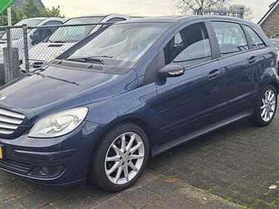 Mercedes B200