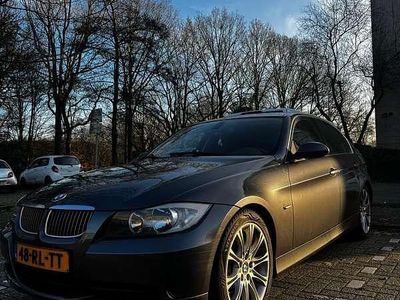 Grijs Occasion 2005 BMW 320 Sedan | € 3.999 (Goede deal)