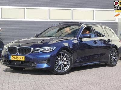 Blauw Gebruikt 2019 BMW 330 Executive Stationwagen | € 24.900 (Goede deal)