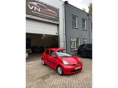 Rood Gebruikt 2006 Toyota Aygo Hatchback | € 3.750 (Eerlijke prijs)