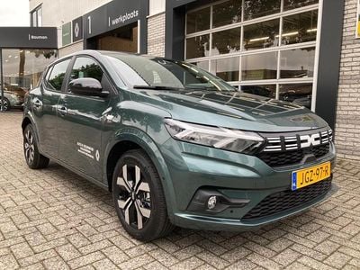 Groen Nieuw 2025 Dacia Sandero Journey Hatchback | € 26.250