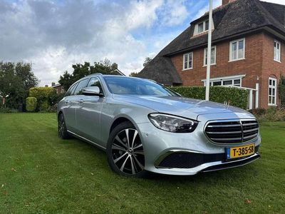 Zilver Gebruikt 2022 Mercedes E300 Stationwagen | € 39.900 (Iets duurder)