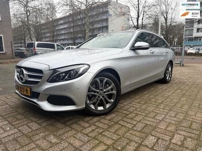 Grijs Gebruikt 2017 Mercedes C200 Premium Plus Stationwagen | € 20.750 (Goede deal)
