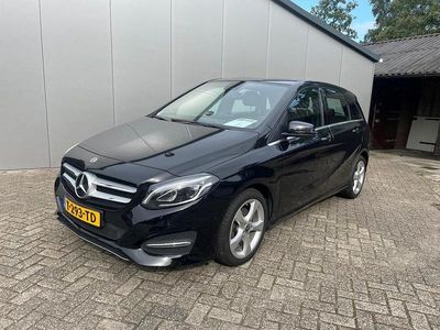 , metallic lak Gebruikt 2017 Mercedes B200 Business MPV | € 19.500 (Iets duurder)