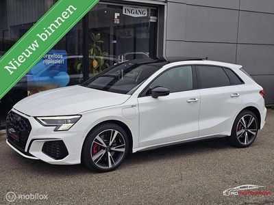 Wit Gebruikt 2022 Audi A3 Sportback e-tron Competition Hatchback | € 35.995 (Eerlijke prijs)