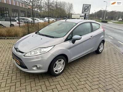 Grijs (metallic) Gebruikt 2011 Ford Fiesta Trend Hatchback | € 2.995 (Goede deal)