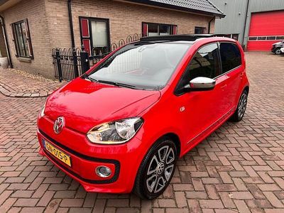 Rood Gebruikt 2015 VW up! high up! Hatchback | € 11.950 (Duur)