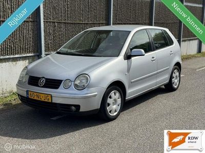 Grijs Gebruikt 2003 VW Polo Hatchback | € 1.999 (Eerlijke prijs)