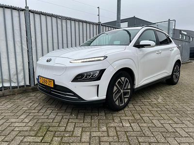 Wit Occasion 2024 Hyundai Kona SUV | € 31.895 (Eerlijke prijs)