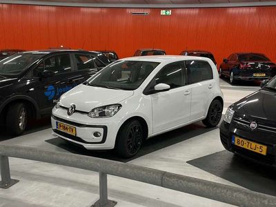 tweedehands VW up! Parkeersensoren Stoelverwarming & camera