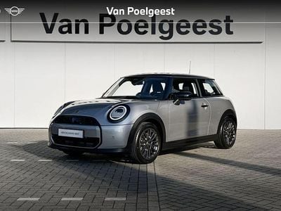 Melting silver iii Occasion 2025 Mini Cooper Favoured Hatchback | € 29.900 (Super prijs)