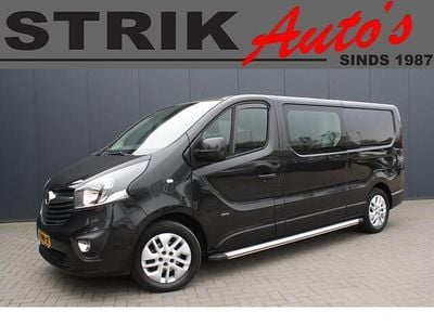 Zwart (metallic) Occasion 2017 Opel Vivaro Sport MPV | € 9.249