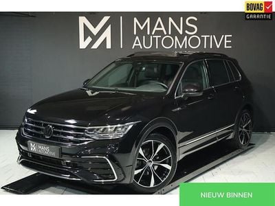 Zwart Occasion 2024 VW Tiguan R-line SUV | € 42.950 (Goede deal)