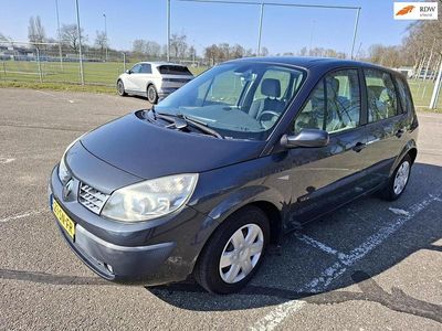 Grijs Gebruikt 2006 Renault Scénic II Expression MPV | € 2.500 (Eerlijke prijs)